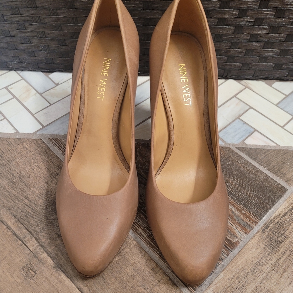 Nude leather Quabree Platform Pumps Sz 6